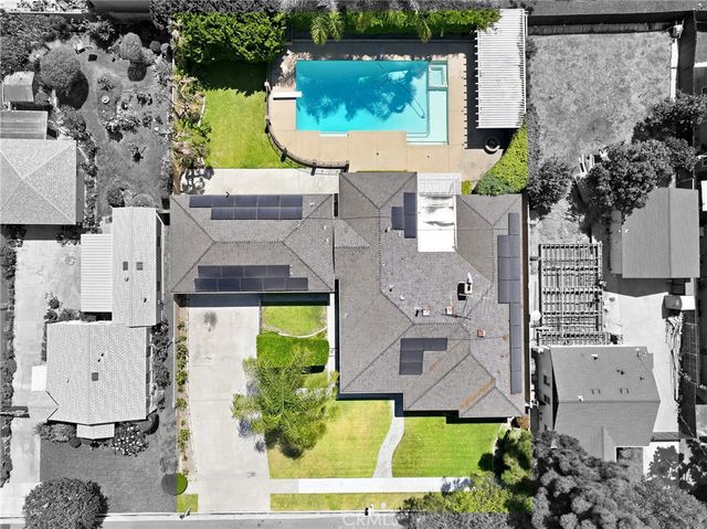 17038 California, Bellflower, CA 90706
