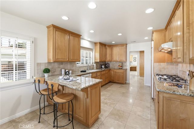 17038 California, Bellflower, CA 90706