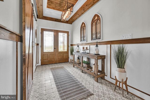 477 PLEASANTON DR, Gettysburg, PA 17325