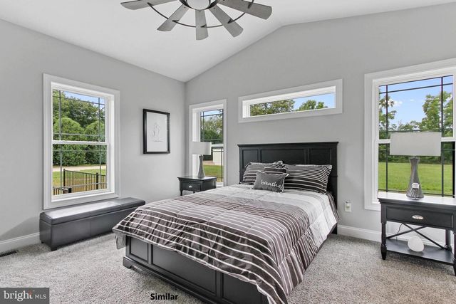 477 PLEASANTON DR, Gettysburg, PA 17325