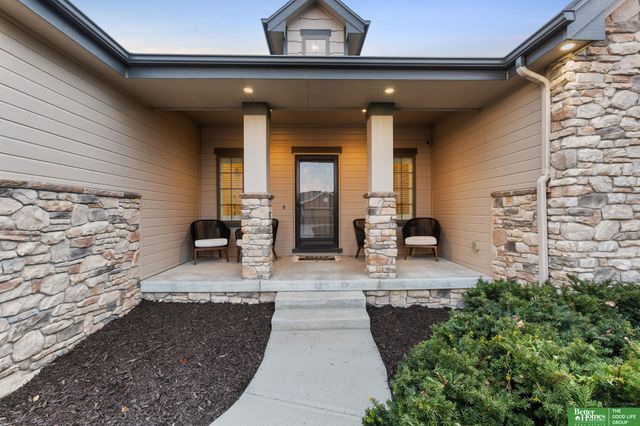 6907 S 201 Street, Gretna, NE 68028