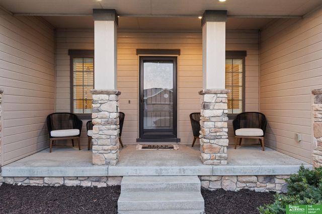 6907 S 201 Street, Gretna, NE 68028