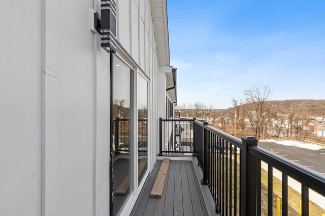 631 Franklin Street 308, Worcester, MA 01604