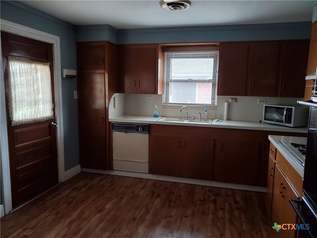 727 Fm 467, Seguin, TX 78155