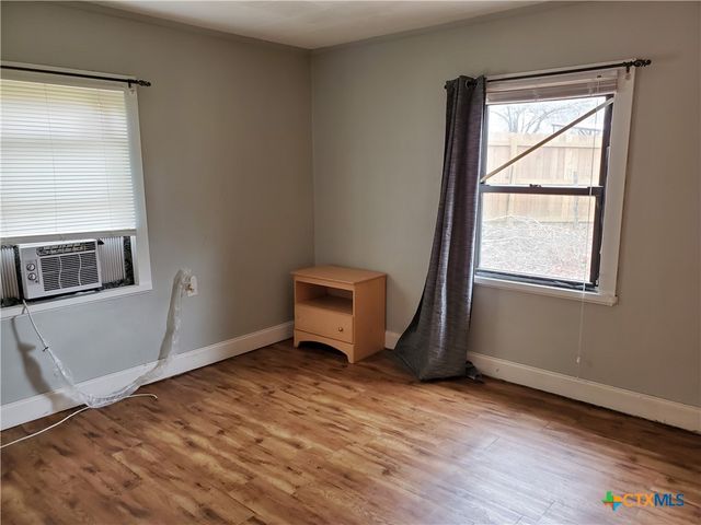 727 Fm 467, Seguin, TX 78155