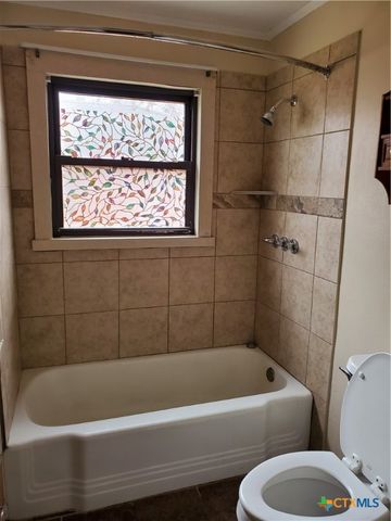 727 Fm 467, Seguin, TX 78155