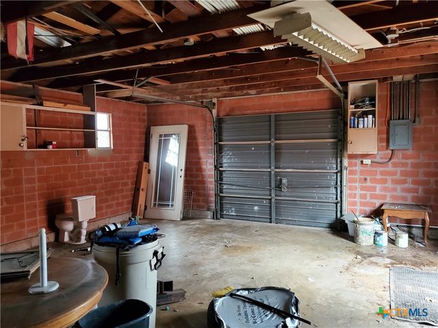 727 Fm 467, Seguin, TX 78155