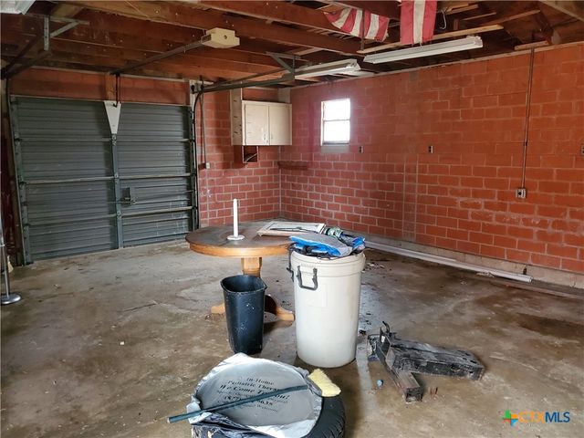 727 Fm 467, Seguin, TX 78155