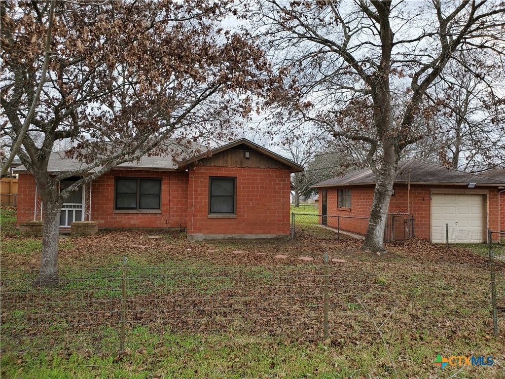 727 Fm 467, Seguin, TX 78155