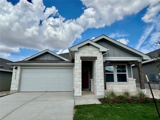 5024 Hazelnut LN, Del Valle, TX 78617