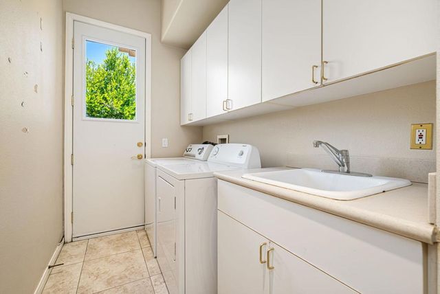 31 Sherwood Road, Rancho Mirage, CA 92270