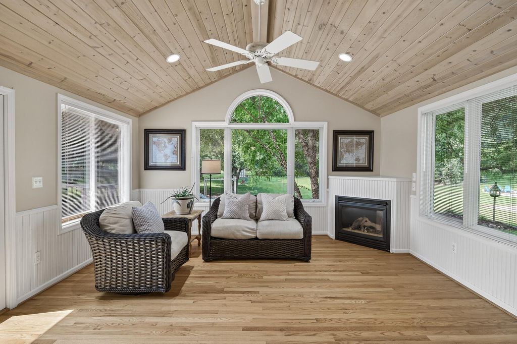 8825 Comstock Court, Maple Grove, MN 55311