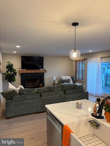 310 WINDING OAK TRAIL, Manahawkin, NJ 08050