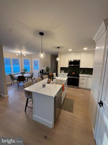 310 WINDING OAK TRAIL, Manahawkin, NJ 08050