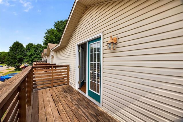 820 Peachtree Drive, Fayetteville, AR 72703