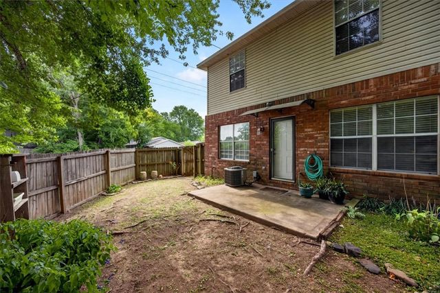 820 Peachtree Drive, Fayetteville, AR 72703