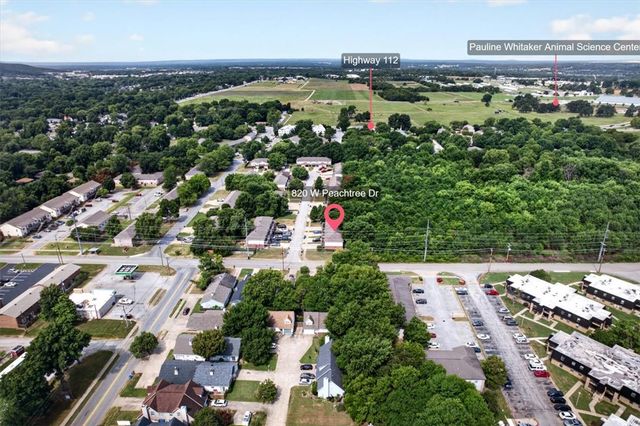 820 Peachtree Drive, Fayetteville, AR 72703