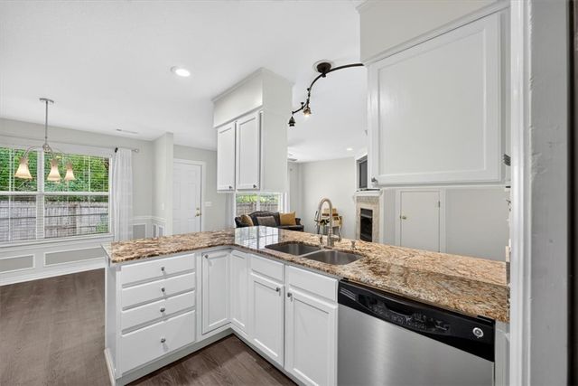 820 Peachtree Drive, Fayetteville, AR 72703