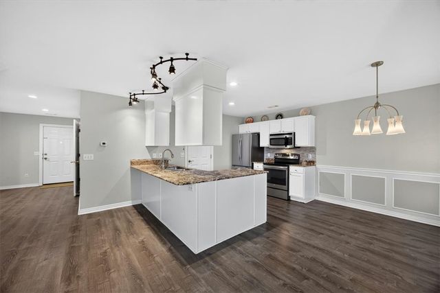 820 Peachtree Drive, Fayetteville, AR 72703