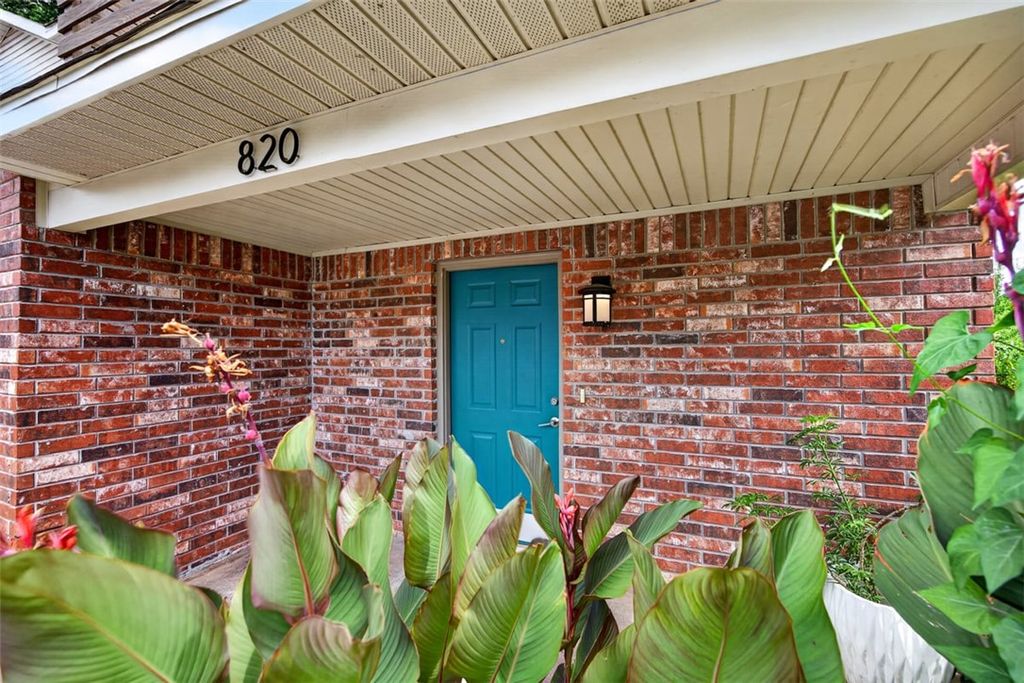 820 Peachtree Drive, Fayetteville, AR 72703