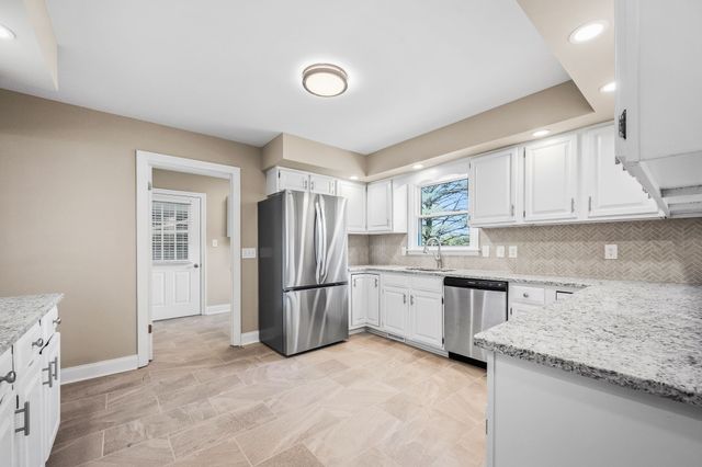 906 COUNTRY CLUB DRIVE, Tullahoma, TN 37388