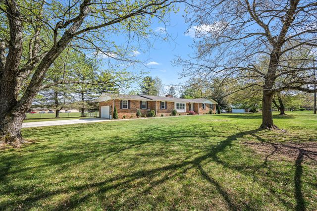 906 COUNTRY CLUB DRIVE, Tullahoma, TN 37388