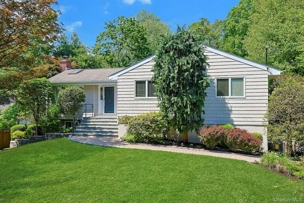 20 Robbins Road, Pleasantville, NY 10570