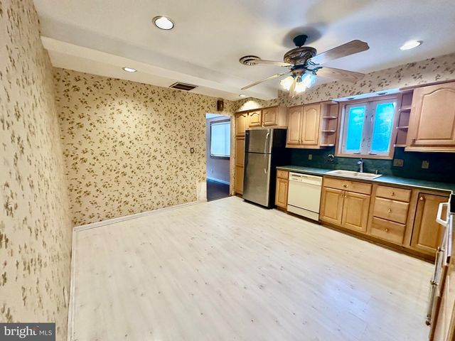 28 RIGHT WING DR, Baltimore, MD 21220