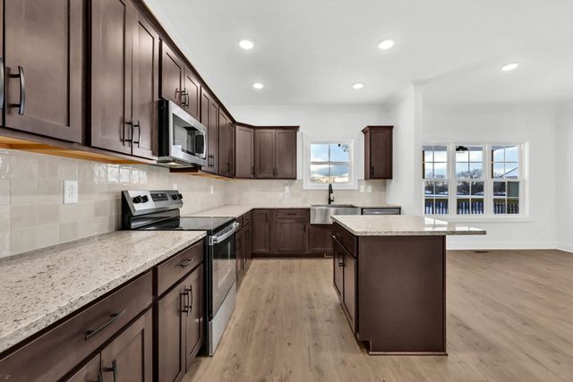 6 East Old Ashland City Rd, Clarksville, TN 37043