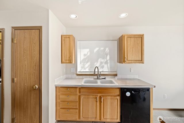 6158 S Cushman Avenue, Tacoma, WA 98408