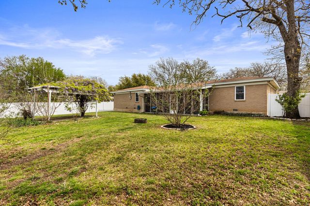 404 Oak ST, Copperas Cove, TX 76522