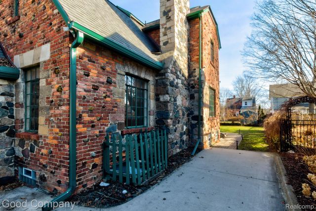 637 S CONNECTICUT Unit 4, Royal Oak, MI 48067