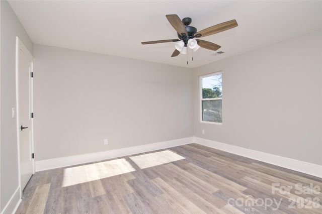 3905 Plainview Road, Charlotte, NC 28208