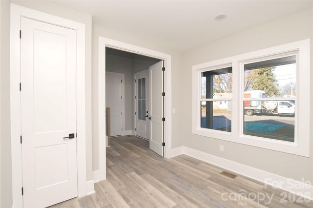 3905 Plainview Road, Charlotte, NC 28208
