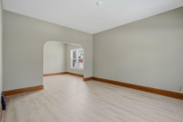 3163 S Brisbane AVENUE, Milwaukee, WI 53207