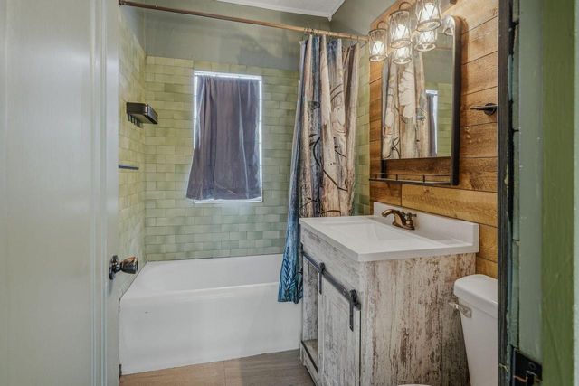 3163 S Brisbane AVENUE, Milwaukee, WI 53207