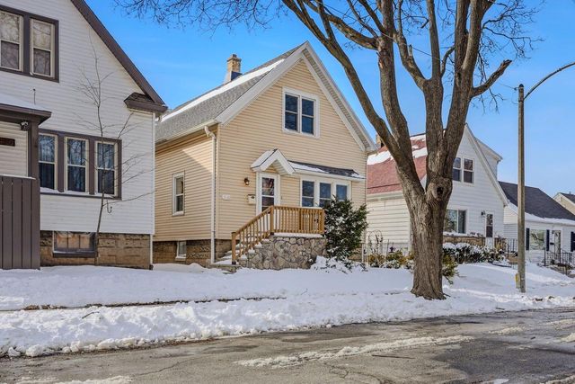 3163 S Brisbane AVENUE, Milwaukee, WI 53207