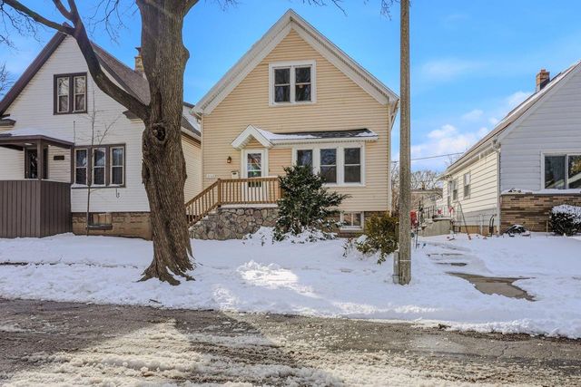3163 S Brisbane AVENUE, Milwaukee, WI 53207