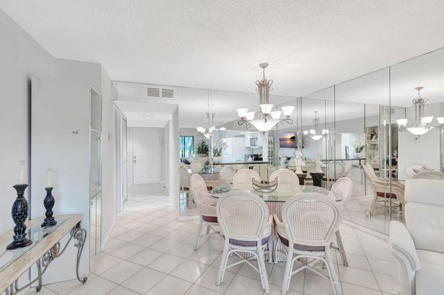7280 Amberly Lane 110, Delray Beach, FL 33446