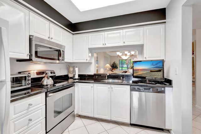 7280 Amberly Lane 110, Delray Beach, FL 33446