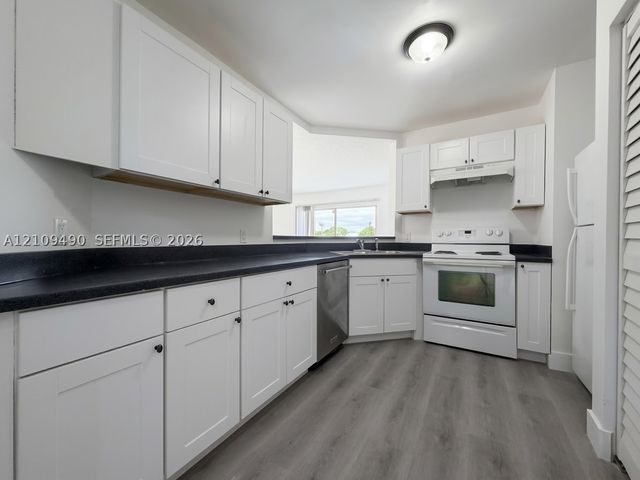 3433 NW 44th St 108, Oakland Park, FL 33309