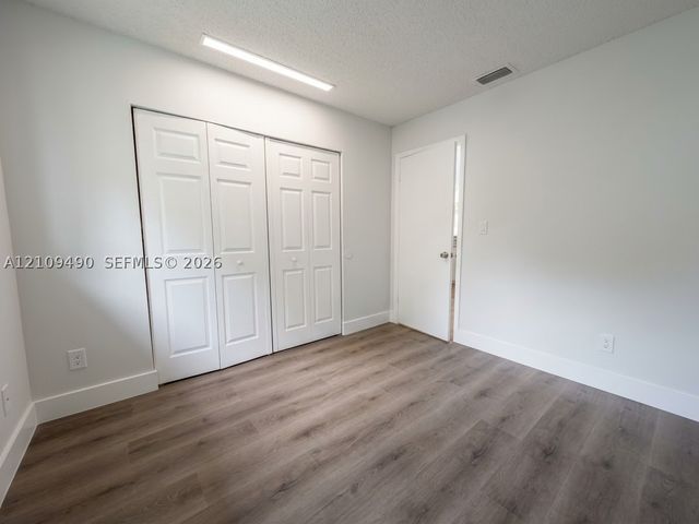 3433 NW 44th St 108, Oakland Park, FL 33309