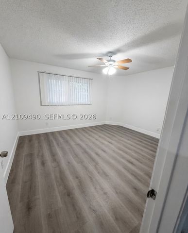 3433 NW 44th St 108, Oakland Park, FL 33309
