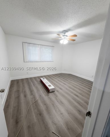 3433 NW 44th St 108, Oakland Park, FL 33309