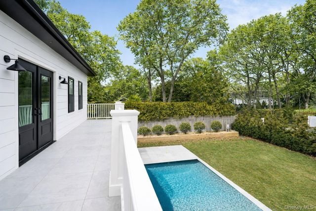 40 Waters Edge Road, Southampton, NY 11968