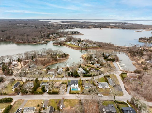 40 Waters Edge Road, Southampton, NY 11968