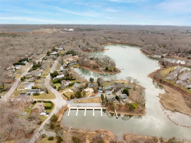 40 Waters Edge Road, Southampton, NY 11968