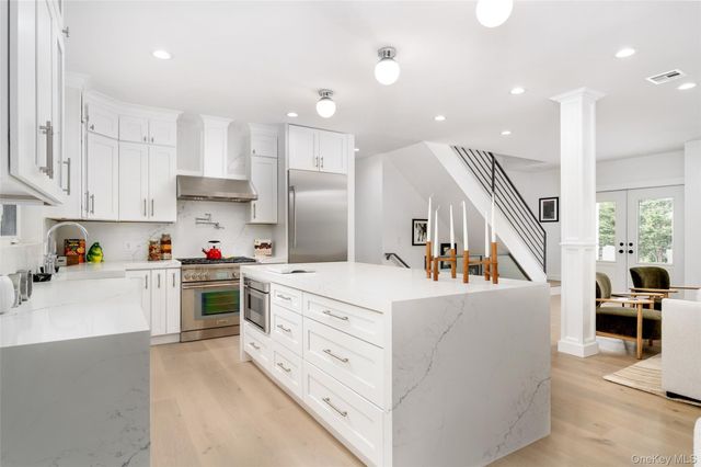 40 Waters Edge Road, Southampton, NY 11968