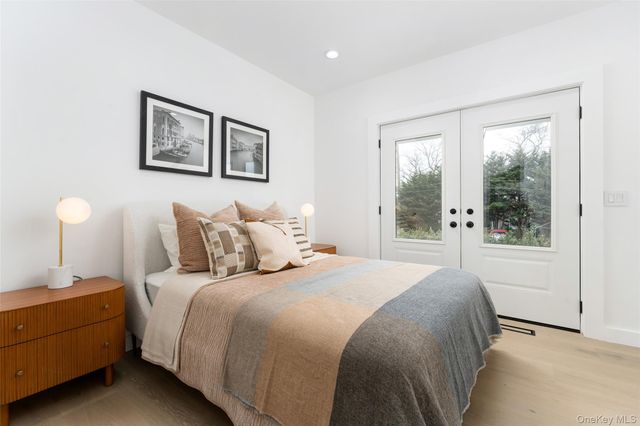 40 Waters Edge Road, Southampton, NY 11968