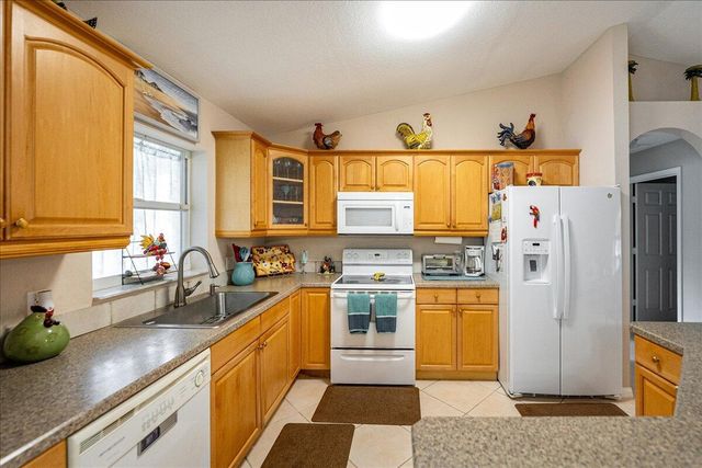 106 SE Crosspoint Drive, Port St Lucie, FL 34983